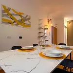 Vista Sui Colli Di Ai Piedi Di Citta Alta *