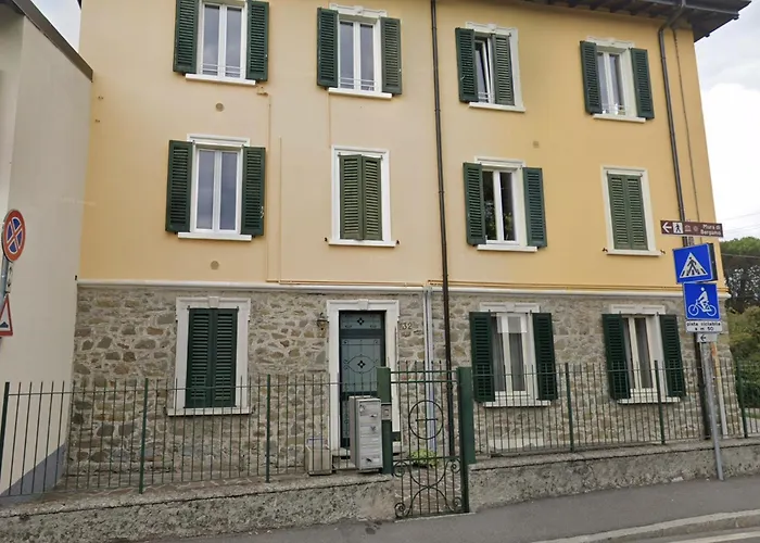 Lägenhet Vista Sui Colli Di Ai Piedi Di Citta Alta *