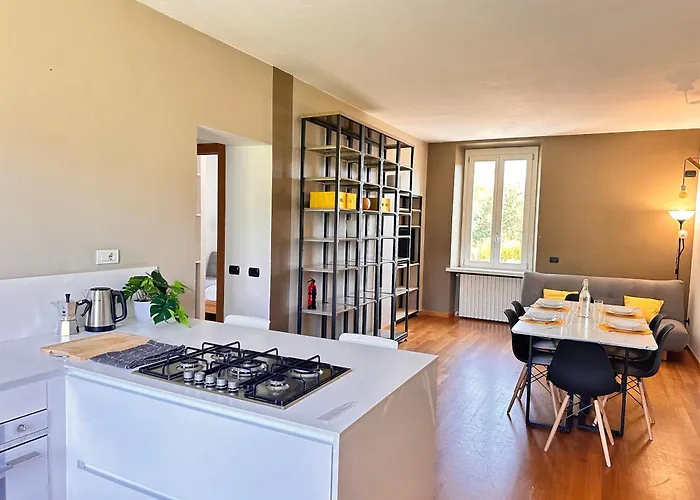 Vista Sui Colli Di Ai Piedi Di Citta Alta Bergamo